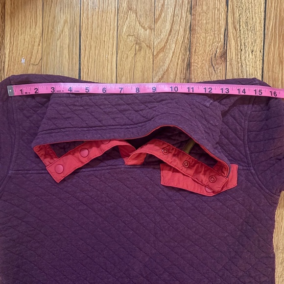 Patagonia quilted 1/4 snap pullover in maroon with red trim - women's size XS - Picture 6 of 12